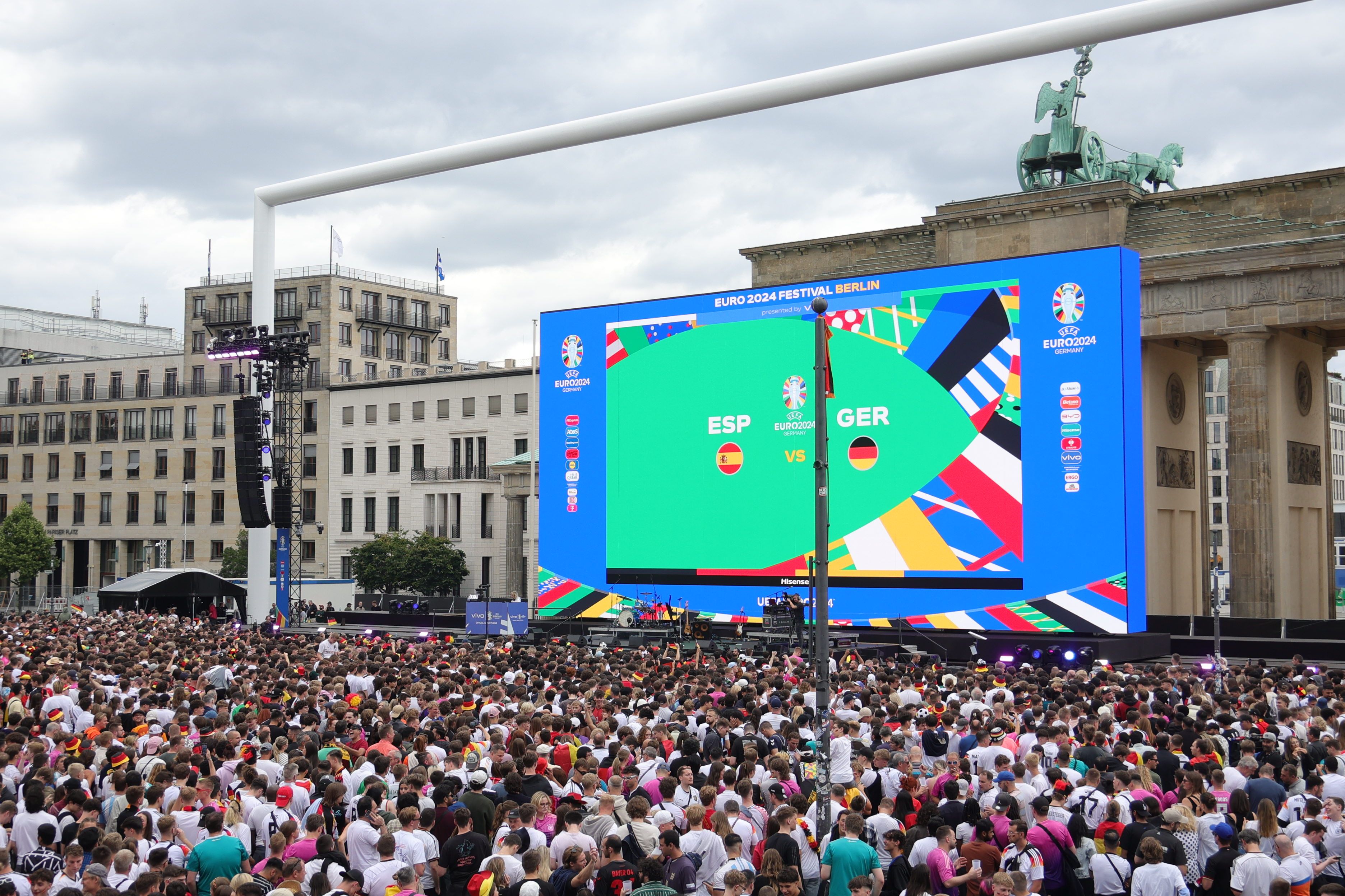 Fan Zone at the Brandenburg Gate in Berlin during the UEFA Euro 2024, quartal final match day Germany vs. Spain
